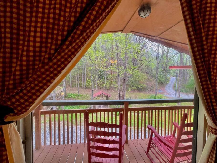 Cute Cabin Creek & Firepit #12 Helen Bagian luar foto